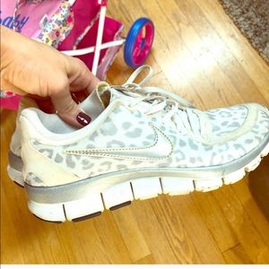 Nike casual running sneaker/shoe cheetah print